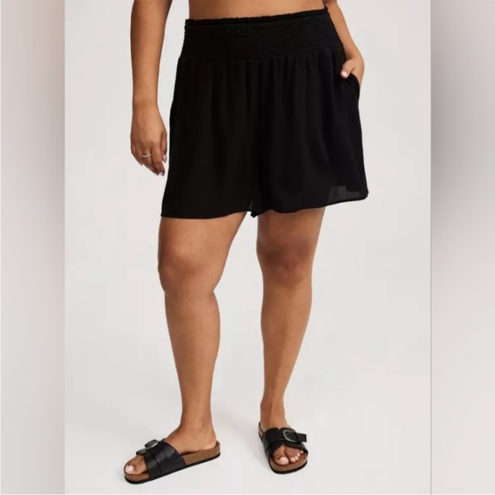 Torrid Lightweight Gauze Pull on‎ Black Shorts Size 1X